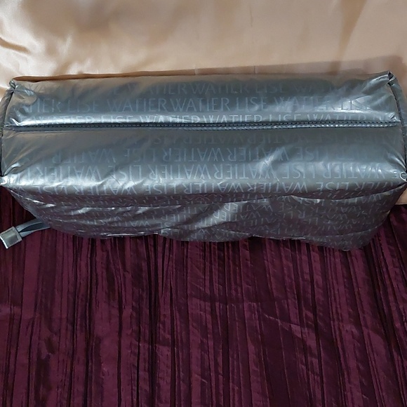 Lise Watier Silver Logo Padded Tote Bag - Picture 5 of 11